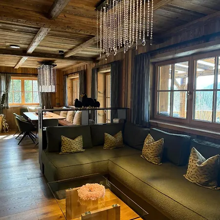 Chalet Alpin Chic By Alpe Seefeld in Tirol